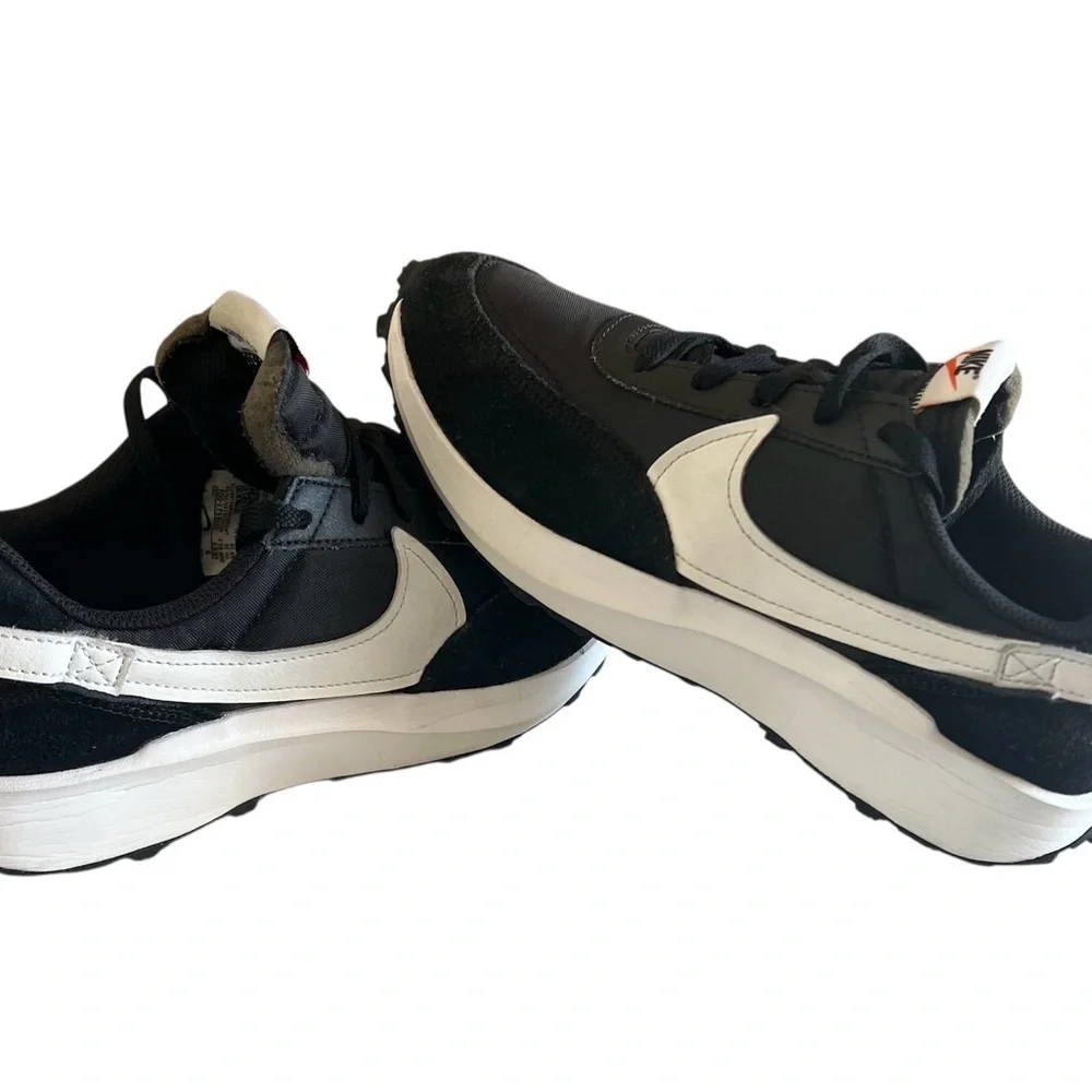Nike Waffle Debut Black White Women's Size 9 DH9523-002 Casual Sneakers